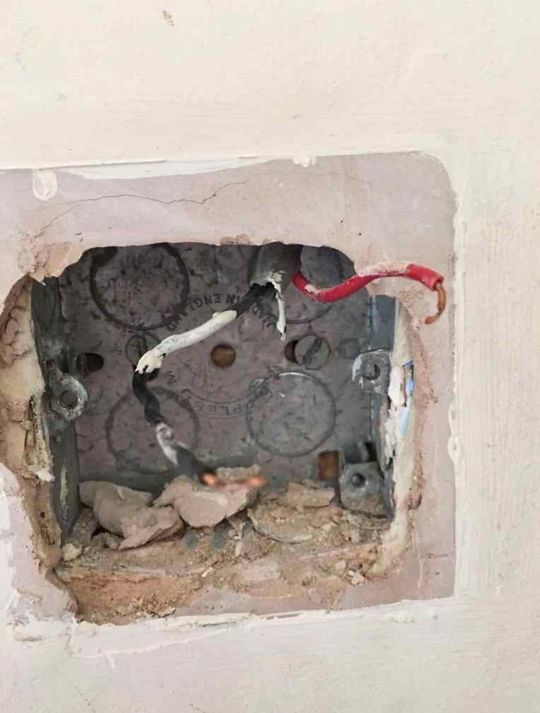 No earth in light switch